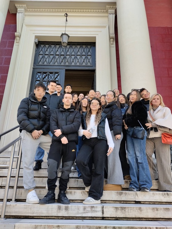 Τετάρτη 18 Φεβρουαρίου 2026 –   Εκπαιδευτική Επίσκεψη  μαθητών/τριών της Β΄Τάξης Ανθρωπιστικών Σπουδών, στο Δικαστικό Μέγαρο Πατρών.